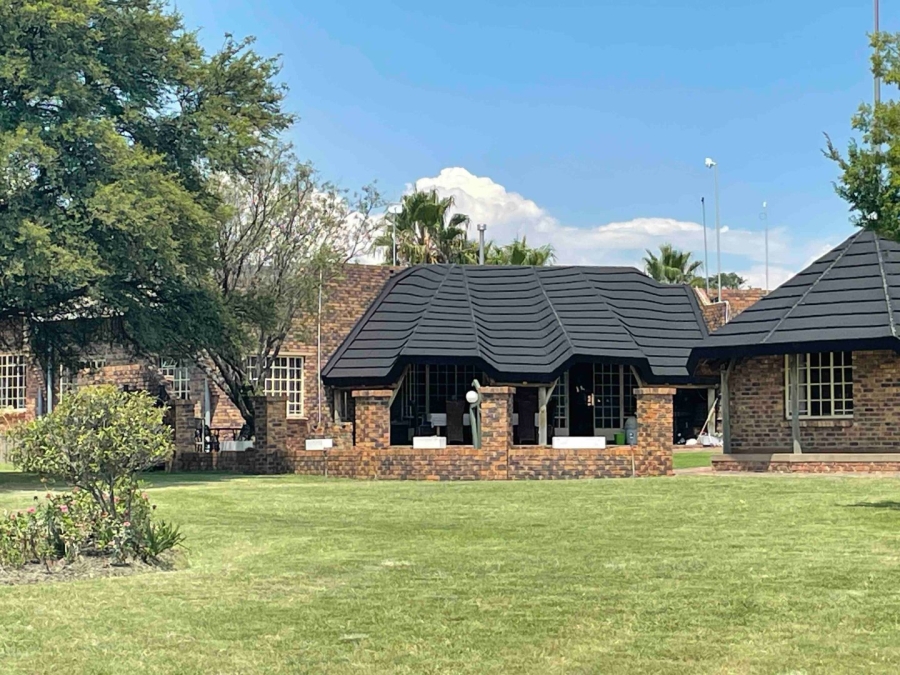 5 Bedroom Property for Sale in Oranjeville Free State